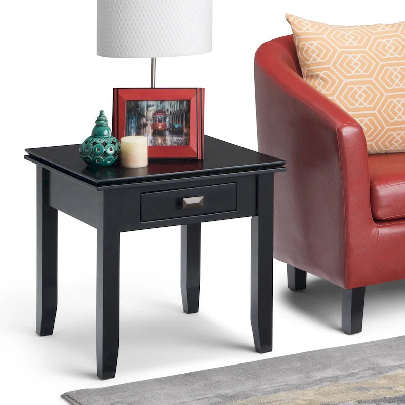 Table de chevet carrée en bois massif auburn moyen avec tiroir