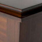 Table de chevet carrée en bois massif auburn moyen avec tiroir