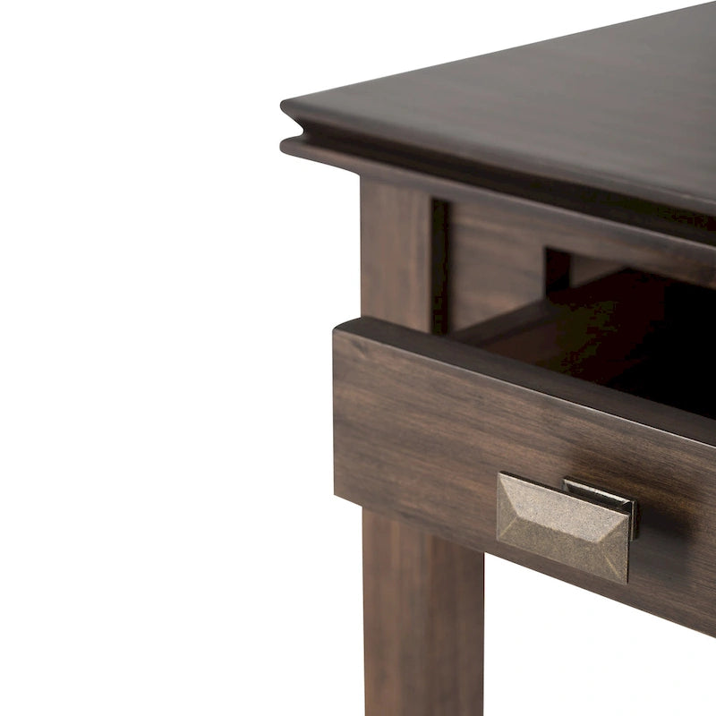 Table de chevet carrée en bois massif auburn moyen avec tiroir