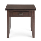 Table de chevet carrée en bois massif auburn moyen avec tiroir