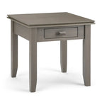 Table de chevet carrée en bois massif auburn moyen avec tiroir