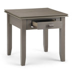 Table de chevet carrée en bois massif auburn moyen avec tiroir